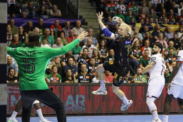 10 09 2025, xtgx, Handball, EHF Champions League, SC Magdeburg Paris Saint Germain v l Magnus Saugstrup Magdeburg, 23 throws goal, goal scorer, scores goal, scores the goal Magdeubrg