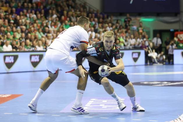 10 09 2025, xtgx, Handball, EHF Champions League, SC Magdeburg Paris Saint Germain v l Mateo Maras Paris, 2 , Gisli Thorgeir Kristjansson Magdeburg, 10 duel, duel, fight, tackle Magdeubrg