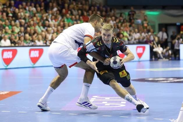 10 09 2025, xtgx, Handball, EHF Champions League, SC Magdeburg Paris Saint Germain v l Mateo Maras Paris, 2 , Gisli Thorgeir Kristjansson Magdeburg, 10 duel, duel, fight, tackle Magdeubrg