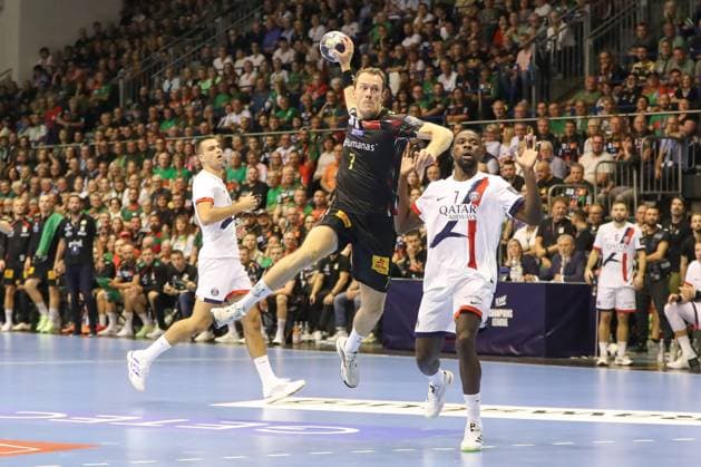 10 09 2025, xgox, Handball, EHF Champions League, SC Magdeburg Paris Saint Germain v l Felix Claar Magdeburg, 7 throws goal, Torschuetze, scores goal, Treffer, scores the goal Magdeburg