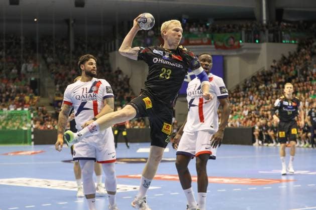 10 09 2025, xgox, Handball, EHF Champions League, SC Magdeburg Paris Saint Germain v l Magnus Saugstrup Magdeburg, 23 throws goal, goal scorer, scores goal, scores the goal Magdeburg