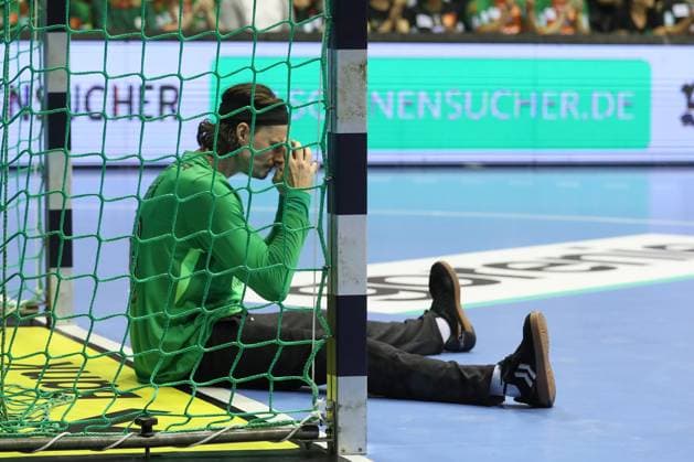 10 09 2025, xtgx, Handball, EHF Champions League, SC Magdeburg Paris Saint Germain v l Jannick Green Paris, 16 disappointed, looks disappointed, disappointed Magdeubrg