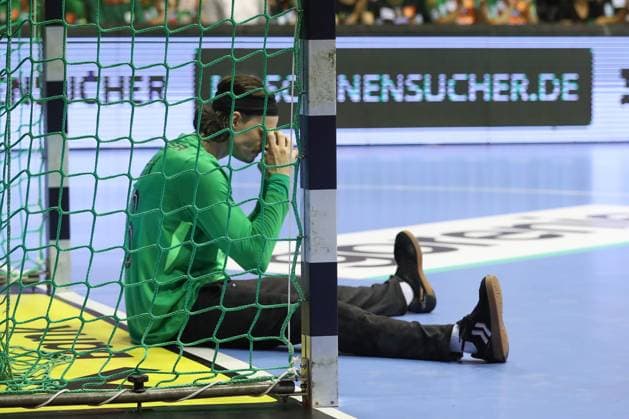 10 09 2025, xtgx, Handball, EHF Champions League, SC Magdeburg Paris Saint Germain v l Jannick Green Paris, 16 disappointed, looks disappointed, disappointed Magdeubrg