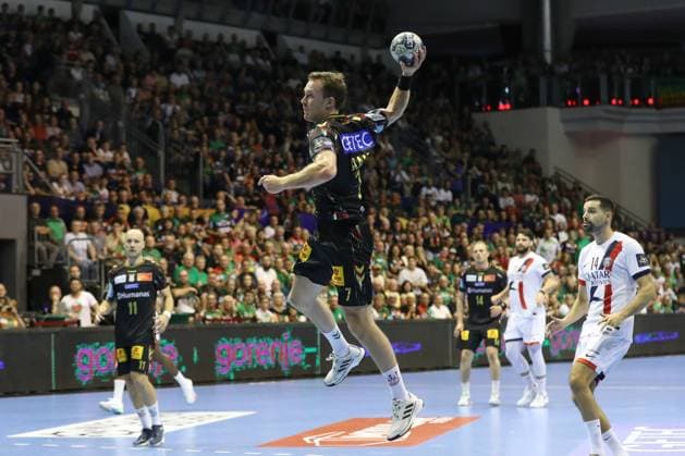 10 09 2025, xtgx, Handball, EHF Champions League, SC Magdeburg Paris Saint Germain v l Felix Claar Magdeburg, 7 throws goal, goal scorer, scores the goal Magdeubrg