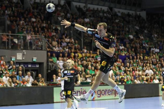 10 09 2025, xtgx, Handball, EHF Champions League, SC Magdeburg Paris Saint Germain v l Felix Claar Magdeburg, 7 throws goal, goal scorer, scores the goal Magdeubrg