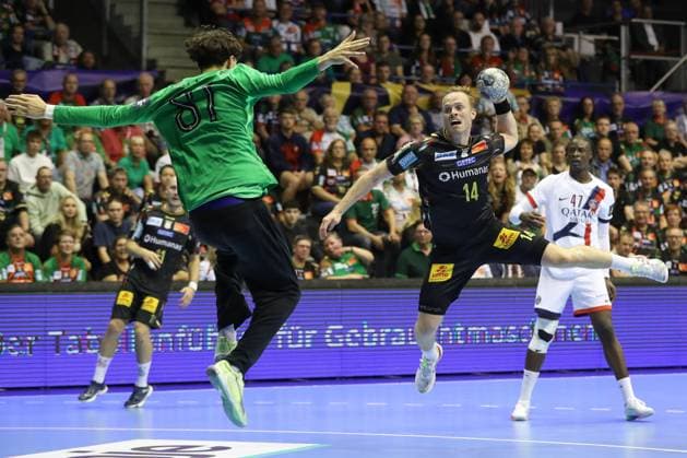 10 09 2025, xtgx, Handball, EHF Champions League, SC Magdeburg Paris Saint Germain v l Stanis Soullier Paris, 81 , Omar Ingi Magnusson Magdeburg, 14 throws goal, goal scorer, scores goal, scores the goal Magdeubrg