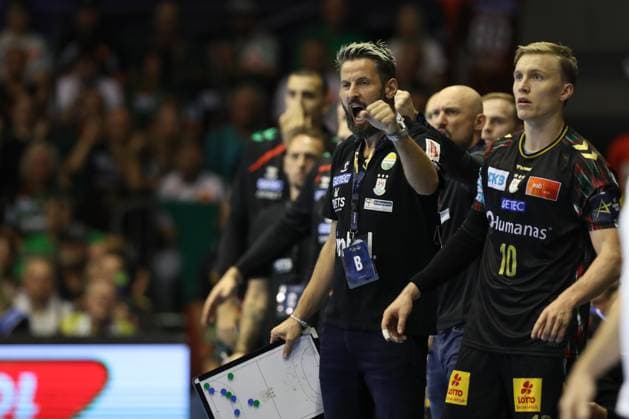10 09 2025, xtgx, Handball, EHF Champions League, SC Magdeburg Paris Saint Germain v l Bennet Wiegert Magdeburg, coach jubilation, goal celebration, celebrate the goal, celebration Magdeubrg