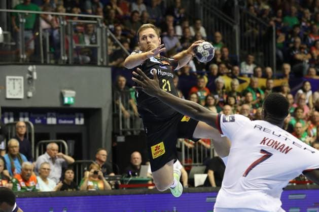 10 09 2025, xtgx, Handball, EHF Champions League, SC Magdeburg Paris Saint Germain v l Albin Lagergren Magdeburg, 21 throws goal, goal scorer, scores goal, scores the goal Magdeubrg