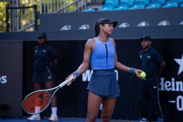 WTA, Tennis Damen 250 SP OPEN SaO PAULO, SP - 10.09.2025: WTA 250 SP OPEN - Marking the return of the professional women& 39;s tennis circuit to the capital of Sao Paulo after 25 years, the SP Open, WTA 250 of Sao Paulo, takes place from September 6 to 14 at Parque Villa Lobos. In the photo, American Whitney Osuigwe in a match against British Francesca Jones on Wednesday afternoon (10). (Photo: Rodilei Morais Fotoarena) x2804213x  RodileixMorais