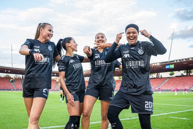 Switzerland UEFA Women s Europa Cup GC Women s Football vs BIIK Shymkent Letzigrund Stadium, Zurich Janina Egli 7 Grasshopper Club celebrating with team scoring teams first goal Copyright: xPriscilaxBütlerx