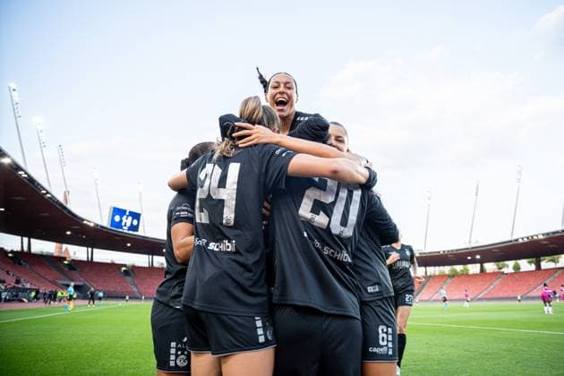 Switzerland UEFA Women s Europa Cup GC Women s Football vs BIIK Shymkent Letzigrund Stadium, Zurich Janina Egli 7 Grasshopper Club celebrating with team scoring teams first goal Copyright: xPriscilaxBütlerx