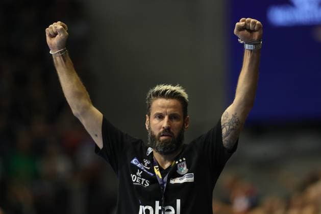 10 09 2025, xtgx, Handball, EHF Champions League, SC Magdeburg Paris Saint Germain v l Bennet Wiegert Magdeburg, coach jubilation, goal celebration, celebrate the goal, celebration Magdeubrg