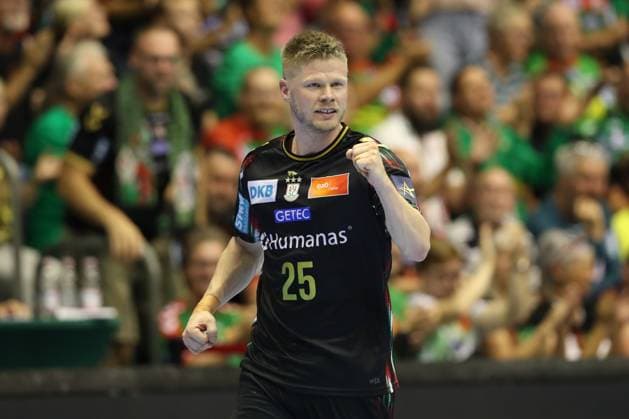 10 09 2025, xtgx, Handball, EHF Champions League, SC Magdeburg Paris Saint Germain v l Sebastian Barthold Magdebug, 25 Jubel, Torjubel, jubelt ueber das Tor, celebrate the goal, celebration Magdeubrg