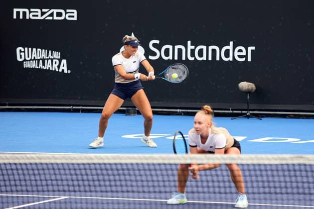 WTA GUADALAJARA 250 OPEN, WTA GUADALAJARA 250 OPEN KOZYREVA SHYMANOVICH VS NICOLESCU OSORIO 10092025 GUADALAJARA, JALISCO Action photo of Maria Kozyreva and Iryna Shymanovich, during day 3 the WTA Guadalajara 250 Open, held at the Centro Panamericano de Tenis of Guadalajara, Jalisco, Mexico Action photo of Maria Kozyreva and Iryna Shymanovich, during day 3 the WTA Guadalajara 250 Open, held at the Centro Panamericano de Tenis of Guadalajara, Jalisco, Mexico PHOTO BY IMAGENSHOP AGENCIA FOTOGRAFICA GUADALAJARA JALISCO MEXICO Copyright: xIMAGENSHOPxAGENCIAxFOTOGRAFICAx