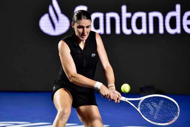 WTA GUADALAJARA 250 OPEN WTA GUADALAJARA 250 OPEN MARTENS VS JACQUEMOT 10092025 GUADALAJARA, JALISCO Action photo of Elsa Jacquemot of France, during day 3 the WTA Guadalajara 250 Open, held at the Centro Panamericano de Tenis of Guadalajara, Jalisco, Mexico Action photo of Elsa Jacquemot of France, during day 3 of the WTA Guadalajara 250 Open, held at the Centro Panamericano de Tenis of Guadalajara, Jalisco, Mexico PHOTO BY IMAGENSHOP AGENCIA FOTOGRAFICA GUADALAJARA JALISCO MEXICO Copyright: xIMAGENSHOPxAGENCIAxFOTOGRAFICAx