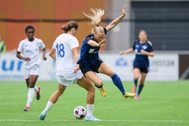 HB Koge v Farul Constanta, UEFA Women™s Europa Cup, Koge, Denmark Koge, Denmark. 10th, September 2025. Cassandra Korhonen (11) of HB Koge and Antonia Bratu (18) of Farul Constanta seen during the UEFA Women™s Europa Cup qualification match between HB Koge and Farul Constanta at Koge Stadion in Koge. Denmark, Koge  Copyright: xGonzalesxPhoto DennisxJacobsenx