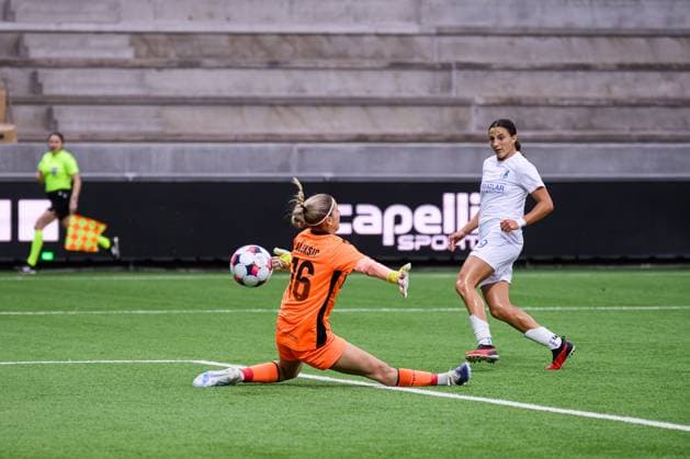 HB Koge v Farul Constanta, UEFA Women™s Europa Cup, Koge, Denmark Koge, Denmark. 10th, September 2025. Denysa Andreea Pinzariu (9) of Farul Constanta equalises for 2-2 during the UEFA Women™s Europa Cup qualification match between HB Koge and Farul Constanta at Koge Stadion in Koge. Denmark, Koge  Copyright: xGonzalesxPhoto DennisxJacobsenx