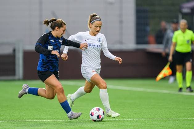 HB Koge v Farul Constanta, UEFA Women™s Europa Cup, Koge, Denmark Koge, Denmark. 10th, September 2025. Claudia Chiper (R) of Farul Constanta and Skylar Briggs (L) of HB Koge seen during the UEFA Women™s Europa Cup qualification match between HB Koge and Farul Constanta at Koge Stadion in Koge. Denmark, Koge  Copyright: xGonzalesxPhoto DennisxJacobsenx
