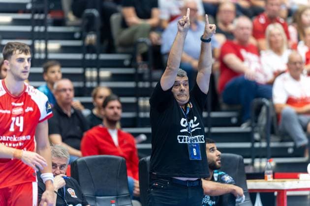 Aalborg Handball v One Veszprem HC, EHF Champions League Handball, Aalborg, Denmark Aalborg, Denmark. 10th, September 2025. Head coach Pascual Fuertes of One Veszprem HC seen in the EHF Champions League match between Aalborg Handball and One Veszprem HC at Sparekassen Danmark Arena in Aalborg. Denmark, Aalborg  Copyright: xGonzalesxPhoto MadsxAndersenx