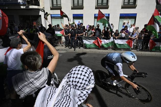 Spain’s La Vuelta cycling race cut short over protests against Israel VALLADOLID, SPAIN - SEPTEMBER 11: The 18th stage of Spain’s La Vuelta cycling race takes place in Valladolid, shortened due to anti-Israel demonstrations, on September 11, 2025. Originally planned as a 27.5-kilometer individual time trial, the stage was reduced to just 12 kilometers amid security concerns triggered by the protests. Burak Akbulut Anadolu Valladolid Spain. Editorial use only. Please get in touch for any other usage.  Copyright: x2025xAnadoluxBurakxAkbulutx
