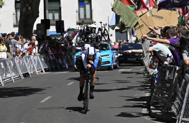 Spain’s La Vuelta cycling race cut short over protests against Israel VALLADOLID, SPAIN - SEPTEMBER 11: The 18th stage of Spain’s La Vuelta cycling race takes place in Valladolid, shortened due to anti-Israel demonstrations, on September 11, 2025. Originally planned as a 27.5-kilometer individual time trial, the stage was reduced to just 12 kilometers amid security concerns triggered by the protests. Burak Akbulut Anadolu Valladolid Spain. Editorial use only. Please get in touch for any other usage.  Copyright: x2025xAnadoluxBurakxAkbulutx