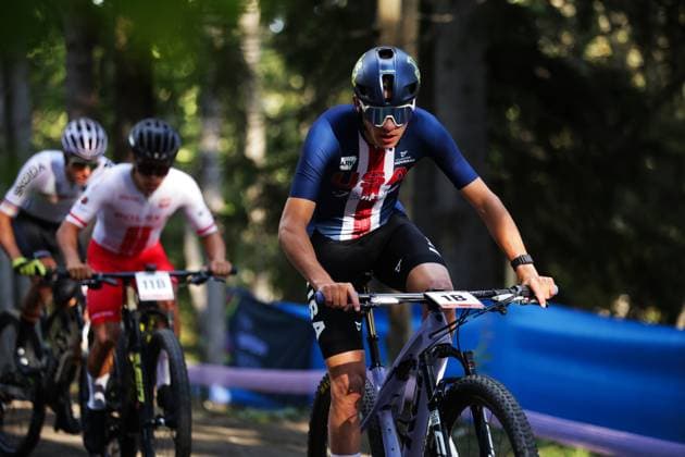 2025 UCI Mountain Bike World Championships Picture by Ed Sykes SWpix.com - 11 09 2025 - Cycling - 2025 UCI Mountain Bike World Championships - Cross-country Mixed Team Relay - Crans Montana, Valais, Switzerland - Mixed Team Relay - Benjamin Bravman (United States) Copyright: x xSWpix.comx(t axPhotographyxHubxLtd)xEdxSykes SWpix.comx SWP-3030-3270