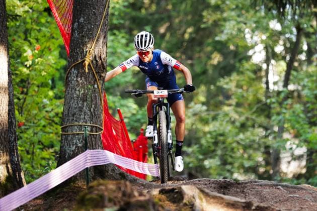 2025 UCI Mountain Bike World Championships Picture by Ed Sykes SWpix.com - 11 09 2025 - Cycling - 2025 UCI Mountain Bike World Championships - Cross-country Mixed Team Relay - Crans Montana, Valais, Switzerland - Mixed Team Relay - Loana Lecomte (France) Copyright: x xSWpix.comx(t axPhotographyxHubxLtd)xEdxSykes SWpix.comx SWP-3030-3286