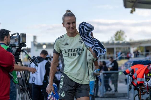 11 09 2025, xhfmx, Soccer Quali Champions League, Eintracht Frankfurt Women Real Madrid Women Merle Frohms Real Madrid comes to warm up DFL DFB REGULATIONS PROHIBIT ANY USE OF PHOTOGRAPHS as IMAGE SEQUENCES and or QUASI VIDEO Frankfurt