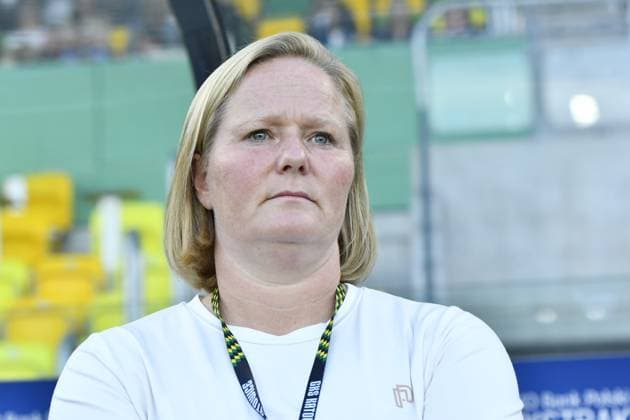 Corina Dekker-Boerhoop head coach of Twente before match 3rd qualifying round for the UEFA Champions League Women between GKS Katowice Women vs FC Twente Women at the Arena Katowice in Katowice, Poland on September 11, 2025  Copyright: xMichalxDubiel IPAxSportx xipa-agency.netx xx IPA_64703861 IPA_Agency_IPA64703861