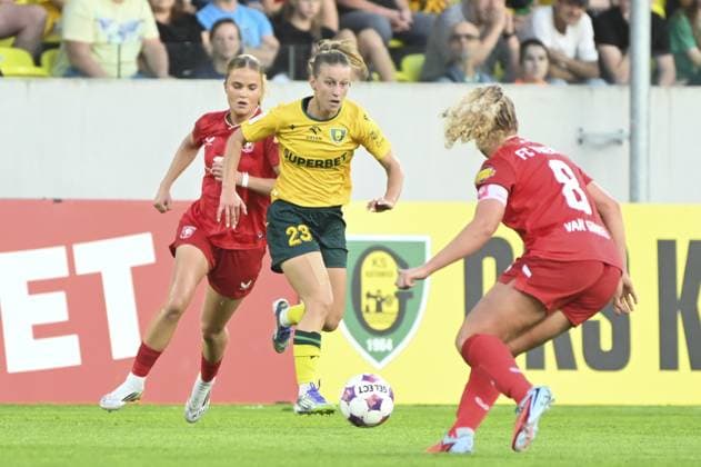 Julia Wlodarczyk (GKS) during match 3rd qualifying round for the UEFA Champions League Women between GKS Katowice Women vs FC Twente Women at the Arena Katowice in Katowice, Poland on September 11, 2025  Copyright: xMichalxDubiel IPAxSportx xipa-agency.netx xx IPA_64704636 IPA_Agency_IPA64704636