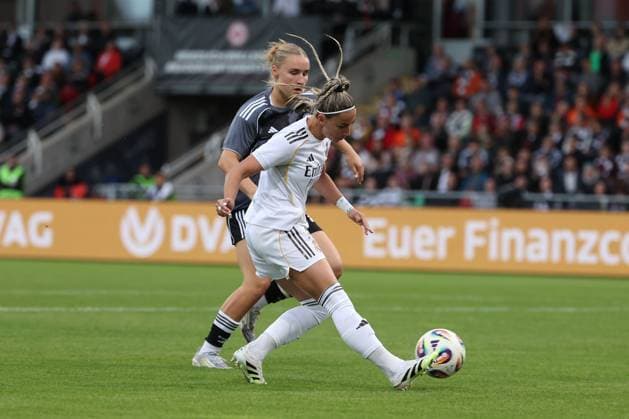 2025 09 10 xJFx Football UEFA Women Champions League Qualification Eintracht Frankfurt Real Madrid v l , Athenea Real Madrid , Jella Veit Eintracht Frankfurt , Zweikampf, Action, Aktion, Battles for the Ball DFL DFB REGULATIONS PROHIBIT ANY USE OF PHOTOGRAPHS as IMAGE SEQUENCES and or QUASI VIDEO Copyright: JoaquimxFerreira