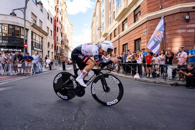 La Vuelta - 80th Tour of Spain 2025 - Stage 18 (ITT) Joao Almeida of Portugal and UAE Team Emirates XRG competes during the La Vuelta - 80th Tour of Spain 2025, Stage 18 a 12.2km individual time trial stage on September 11, 2025 in Valladolid, Spain. Valladolid Valladolid Spain Copyright: xAlbertoxGardinx AGardin_20250911_Cycling_Vuelta_ITT_0004
