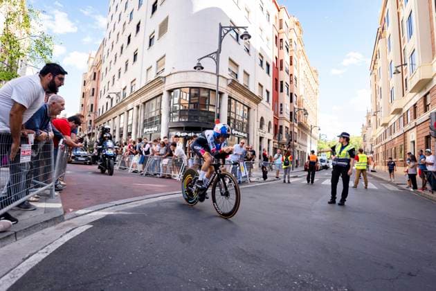 La Vuelta - 80th Tour of Spain 2025 - Stage 18 (ITT) Jai Hindley of Australia and Red Bull-Bora-Hansgrohe competes during the La Vuelta - 80th Tour of Spain 2025, Stage 18 a 12.2km individual time trial stage on September 11, 2025 in Valladolid, Spain. Valladolid Valladolid Spain Copyright: xAlbertoxGardinx AGardin_20250911_Cycling_Vuelta_ITT_0015