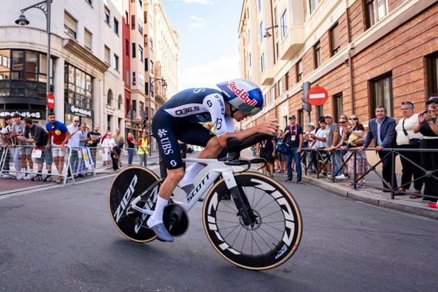 La Vuelta - 80th Tour of Spain 2025 - Stage 18 (ITT) Tom Pidcock of UK and Q36.5 Pro Cycling Team competes during the La Vuelta - 80th Tour of Spain 2025, Stage 18 a 12.2km individual time trial stage on September 11, 2025 in Valladolid, Spain. Valladolid Valladolid Spain Copyright: xAlbertoxGardinx AGardin_20250911_Cycling_Vuelta_ITT_0020
