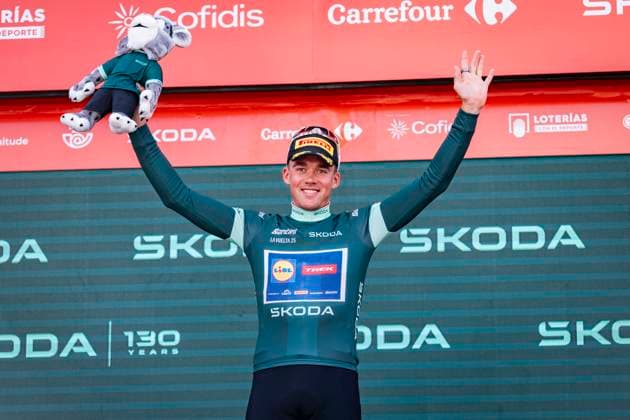 La Vuelta - 80th Tour of Spain 2025 - Stage 18 (ITT) Mads Pedersen of Denmark and Team Lidl - Trek - Green Points Jersey celebrates at podium during the La Vuelta - 80th Tour of Spain 2025, Stage 18 a 12.2km individual time trial stage on September 11, 2025 in Valladolid, Spain. Valladolid Valladolid Spain Copyright: xAlbertoxGardinx AGardin_20250911_Cycling_Vuelta_ITT_0044