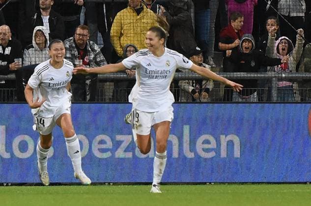 11 09 2025, xhbx, Fußball Quali Champions League, Eintracht Frankfurt Frauen Real Madrid Frauen v l Torjubel, Goal celebration, celebrate the goal 0 2 durch Signe Bruun Real Madrid DFL DFB REGULATIONS PROHIBIT ANY USE OF PHOTOGRAPHS as IMAGE SEQUENCES and or QUASI VIDEO Frankfurt