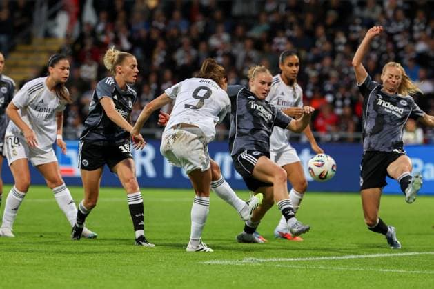 2025 09 10 xJFx Football UEFA Women Champions League Qualification Eintracht Frankfurt Real Madrid v l , Laura Freigang Eintracht Frankfurt , Signe Bruun Real Madrid scores the goal to 0 2 DFL DFB REGULATIONS PROHIBIT ANY USE OF PHOTOGRAPHS as IMAGE SEQUENCES and or QUASI VIDEO Copyright: JoaquimxFerreira