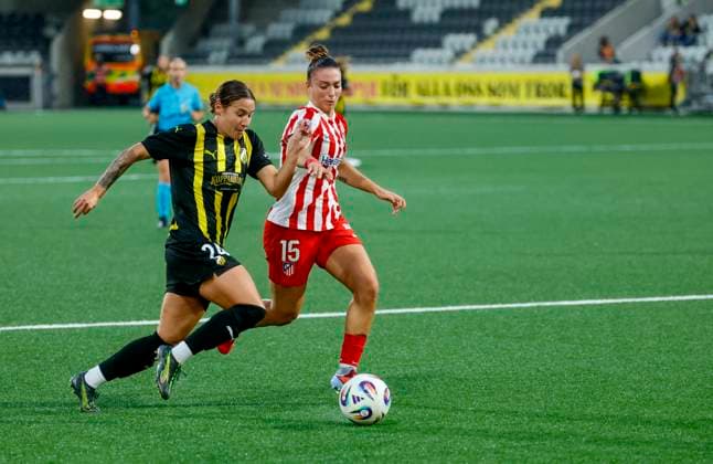 GOTHENBURG, SWEDEN 20250911 Häckens Tabitha Tindell and Barcelonas Silvia Lloris during Thursdays soccer match, third qualifying round match 1 in the best of 2, between BK Häcken and Barcelona de Madrid at Bravida arena GOTHENBURG SWEDEN x9200x  Copyright: xAdamxIhse TTx CHAMPIONS LEAGUE HÄCKEN-ATLETICO MADRID