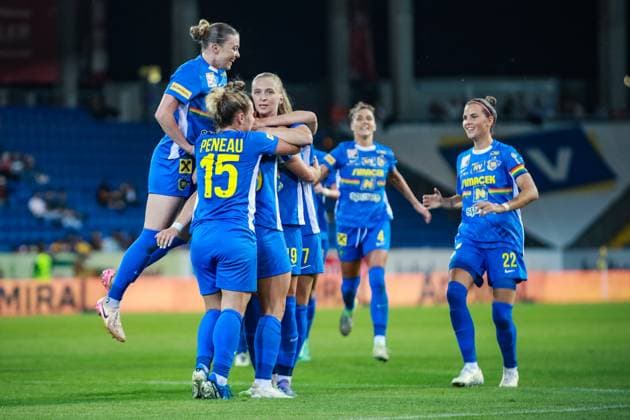 SOCCER - WCL, St.Poelten vs Hjorring SANKT POELTEN,AUSTRIA,11.SEP.25 - WOMEN SOCCER - UEFA Women s Champions League, qualification, SKN Sankt Poelten vs Fortuna Hjorring. Image shows the rejoicing of the team St.Poelten.  GEPAxpictures xManuelxBinder