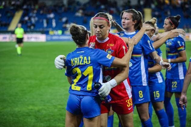 SOCCER - WCL, St.Poelten vs Hjorring SANKT POELTEN,AUSTRIA,11.SEP.25 - WOMEN SOCCER - UEFA Women s Champions League, qualification, SKN Sankt Poelten vs Fortuna Hjorring. Image shows Izabela Krizaj (St.Poelten) and Carina Schlueter (St.Poelten).  GEPAxpictures xManuelxBinder