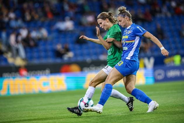 SOCCER - WCL, St.Poelten vs Hjorring SANKT POELTEN,AUSTRIA,11.SEP.25 - WOMEN SOCCER - UEFA Women s Champions League, qualification, SKN Sankt Poelten vs Fortuna Hjorring. Image shows Tiia Peltonen (Hjorring) and Carina Brunold (St.Poelten).  GEPAxpictures xManuelxBinder