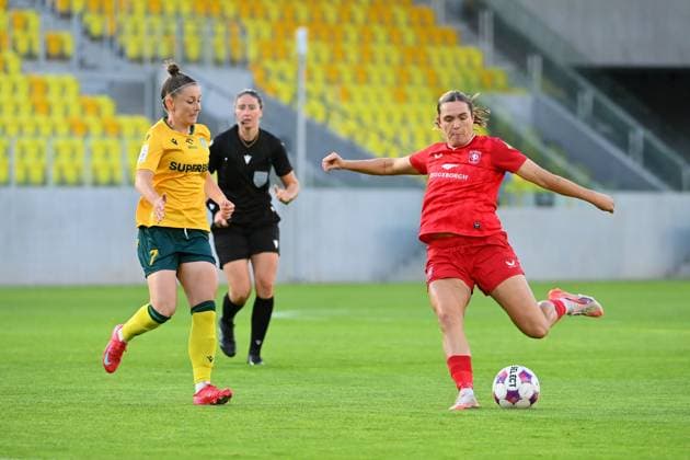 KATOWICE 11.09.2025 MECZ III RUNDA ELIMINACYJNA LIGA MISTRZOW KOBIET SEZON 2025 26 --- UEFA WOMEN S CHAMPIONS LEAGUE MATCH: GKS KATOWICE - TWENTE ENSCHEDE ALIEKE TUIN ALEKSANDRA NIECIAG FOT. KRZYSZTOF HELIOS 400MM NEWSPIX.PL --- newspix.pl POLAND OUT! 