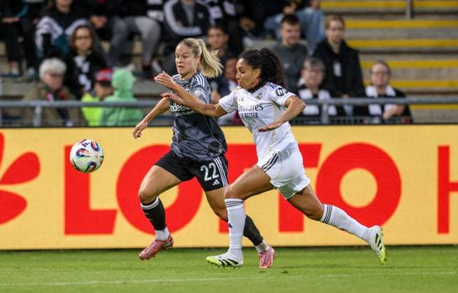 DEU, Frankfurt, Eintracht Frankfurt vs Real Madrid, Womens Champions League, UEFA, Season 2526, Stadion am Bretanobad, Qualifying Round 3, in the picture f l n r Nadine Riesen Eintracht Frankfurt 22 , Yasmim Real Madrid 12 DFB DFL REGULATIONS PROHIBIT ANY USE OF PHOTOGRAPHS AS IMAGE SEQUENCES AND OR QUASI VIDEO, 11 09 2025, Copyright: HMBxMedia HendrikxHamelau