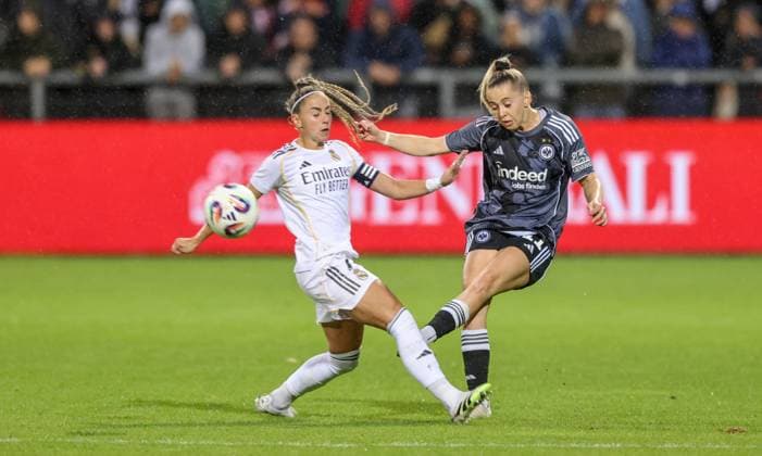DEU, Frankfurt, Eintracht Frankfurt vs Real Madrid, Womens Champions League, UEFA, Season 2526, Stadion am Bretanobad, Qualification round 3, in the picture f l n r Athenea del Castillo Real Madrid 7 , Nina Lührßen Eintracht Frankfurt 11 DFB DFL REGULATIONS PROHIBIT ANY USE OF PHOTOGRAPHS AS IMAGE SEQUENCES AND OR QUASI VIDEO, 11 09 2025, Copyright: HMBxMedia HendrikxHamelau