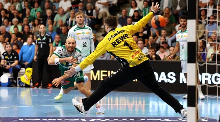BAU 11 09 2025 Göppingen Handball Frisch Auf Göppingen vs SC DHfK Leipzig, f l Marcel Schiller Göppingen , Domenico Ebner Leipzig