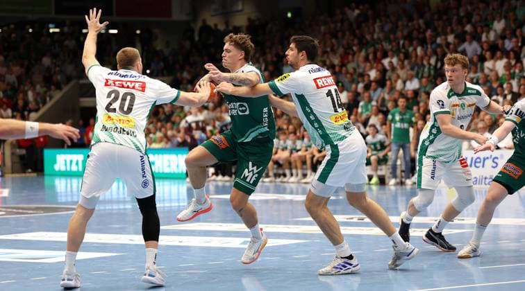 BAU 11 09 2025 Göppingen Handball Frisch Auf Göppingen vs SC DHfK Leipzig, f l William Bogojevic Leipzig , Victor Klöve Göppingen , Marko Mamic Leipzig