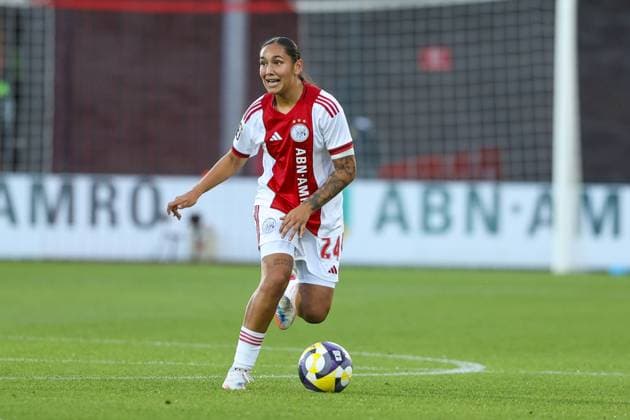 Amsterdam, Netherlands, September 11th 2025: Daliyah de Klonia (24 AFC Ajax) runs with the ball during the UEFA Womens Europa Cup 2025 26 First Qualifying Round game between AFC Ajax and SK Sturm Graz at Sportcomplex De Toekomst in Amsterdam, the Netherlands. (Leiting Gao SPP) Copyright: xLeitingxGaox xSPPx spp-en-LeGaSp-LG202509112974