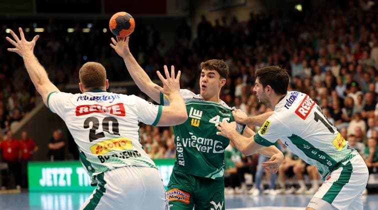 BAU 11 09 2025 Göppingen Handball Frisch Auf Göppingen vs SC DHfK Leipzig, f l William Bogojevic Leipzig , Elias Newel Göppingen , Marko Mamic Leipzig