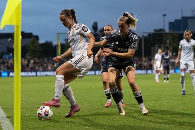 11 09 2025, xhfmx, Fußball Quali Champions League, Eintracht Frankfurt Frauen Real Madrid Frauen v l Sara Däbritz Real Madrid in duel with Nina Lührßen Eintracht Frankfurt DFL DFB REGULATIONS PROHIBIT ANY USE OF PHOTOGRAPHS as IMAGE SEQUENCES and or QUASI VIDEO Frankfurt