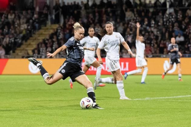 11 09 2025, xhfmx, Soccer Quali Champions League, Eintracht Frankfurt Women Real Madrid Women Laura Freigang Eintracht Frankfurt with a shot on goal against Real Madrid DFL DFB REGULATIONS PROHIBIT ANY USE OF PHOTOGRAPHS as IMAGE SEQUENCES and or QUASI VIDEO Frankfurt